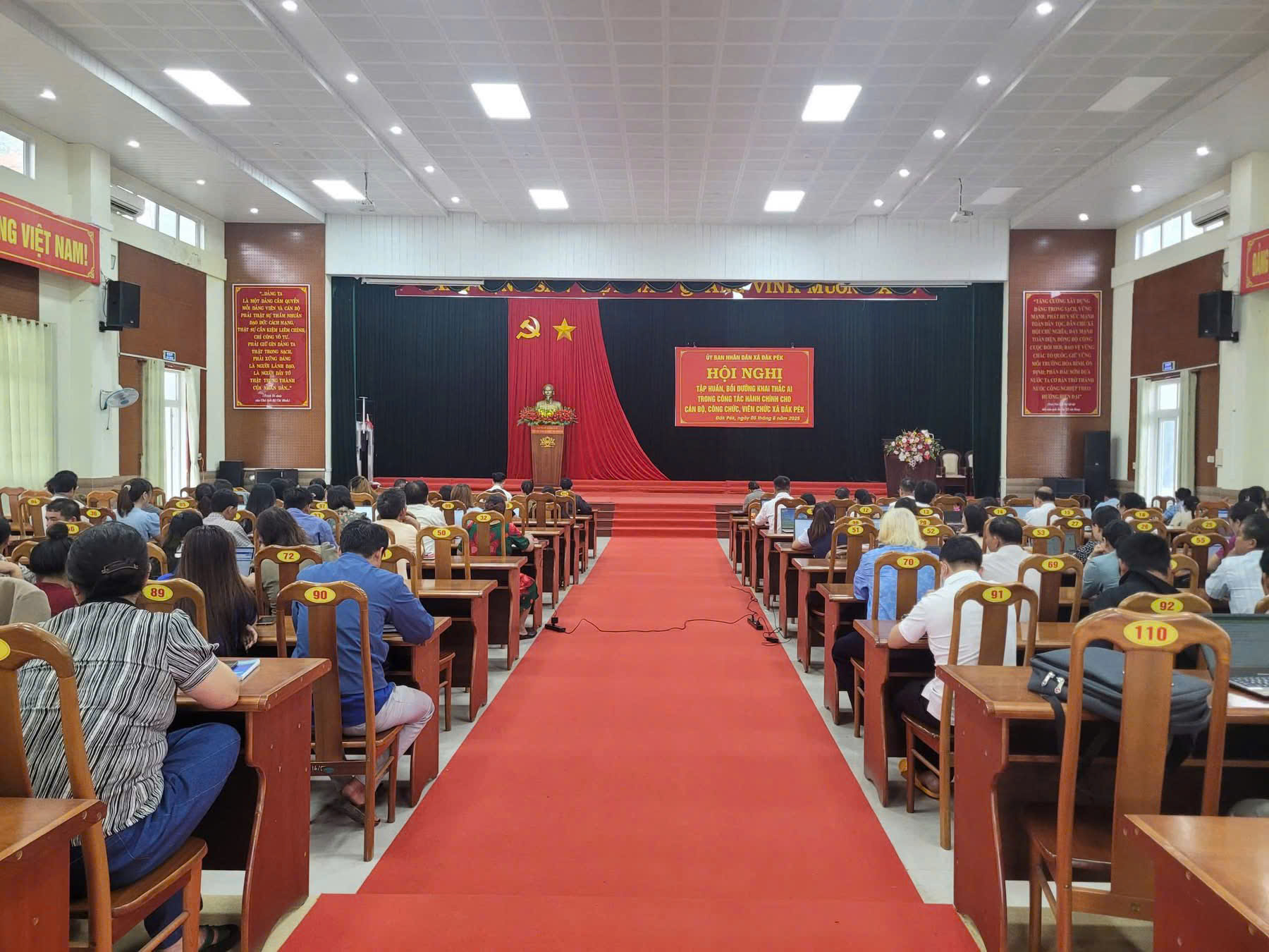 Tập huấn cán bộ công chức cho Xã Đăk Pék