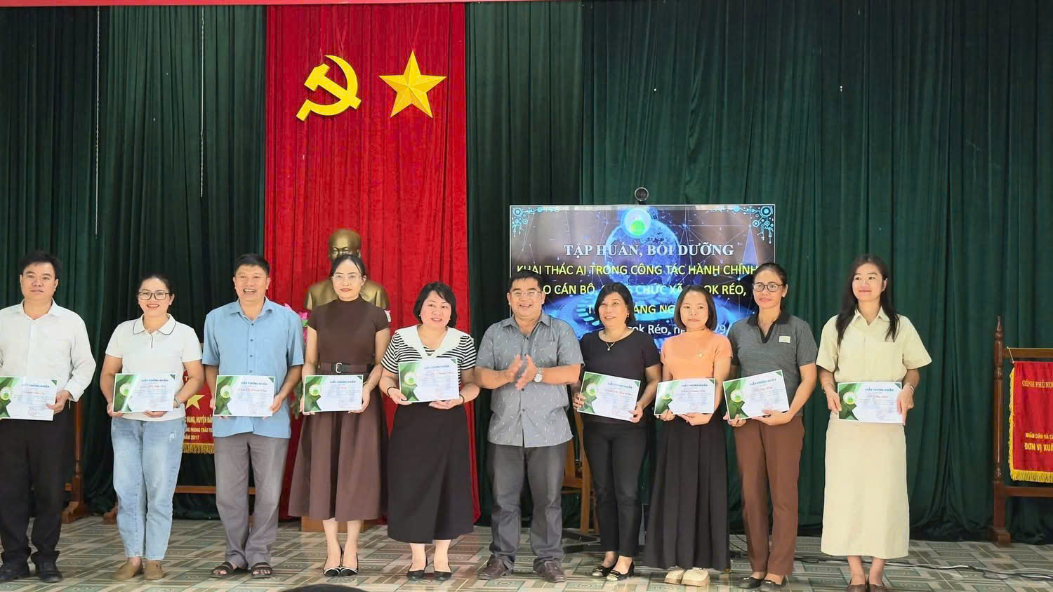 Tập huấn cán bộ công chức cho Xã Ngọc Réo